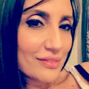 Meet your Posher, Sana